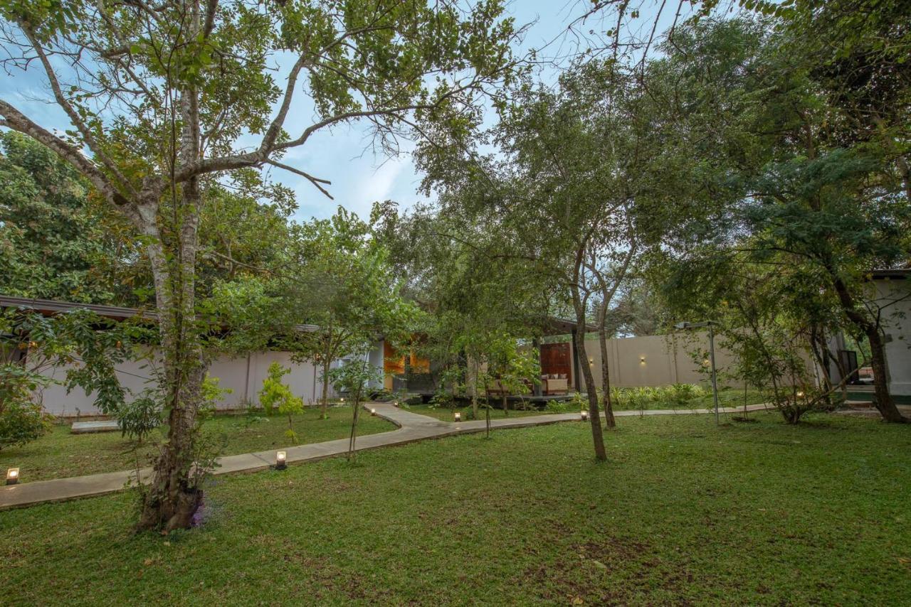 Atha Resort Sigirija Zewnętrze zdjęcie The park