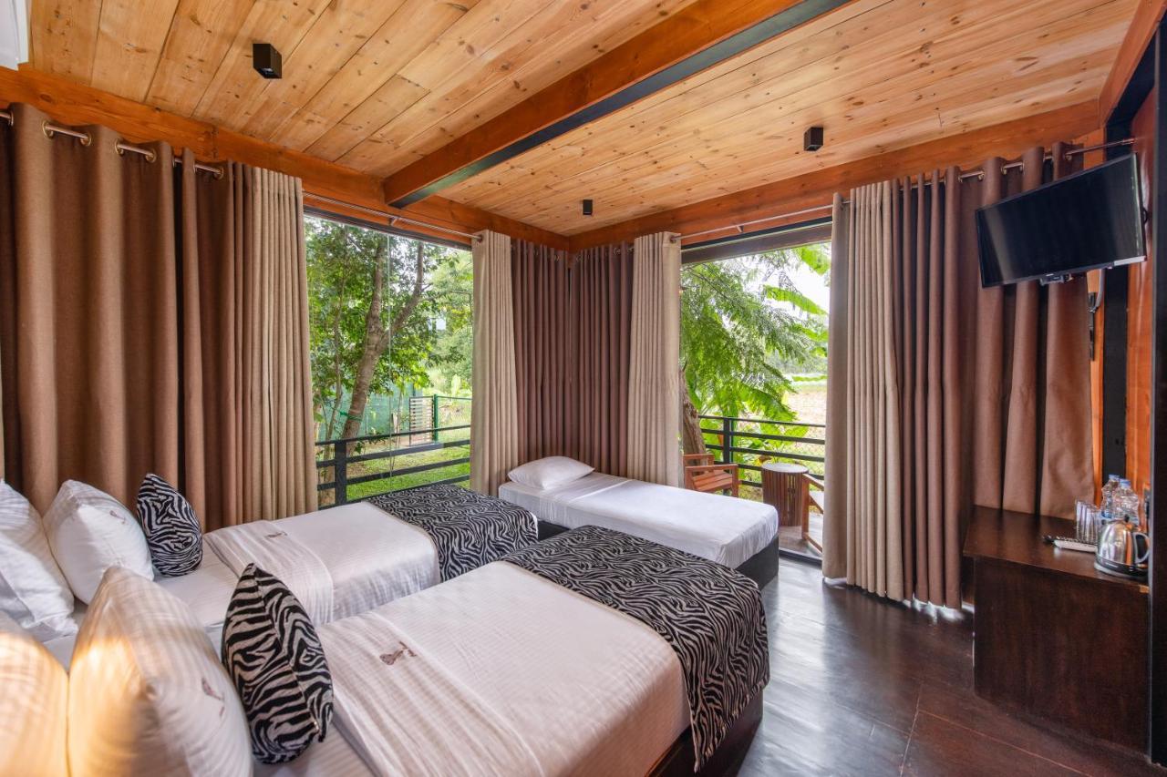 Atha Resort Sigirija Zewnętrze zdjęcie Deluxe Room