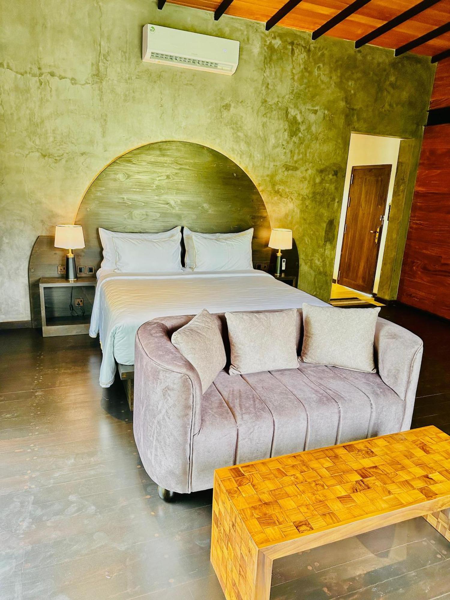 Atha Resort Sigirija Zewnętrze zdjęcie A bedroom at the hotel